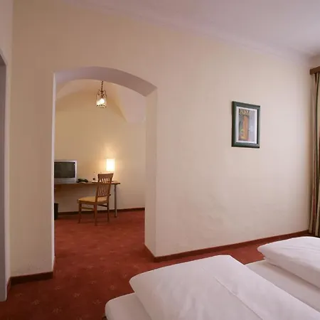 Altstadt-hotel Zieglerbräu 3*
