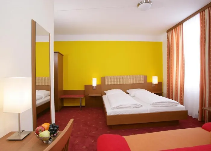 Altstadt-hotel Zieglerbraeu 3*