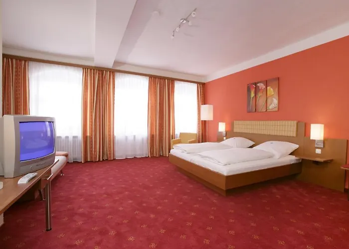 Altstadt-hotel Zieglerbraeu Отель Дахау