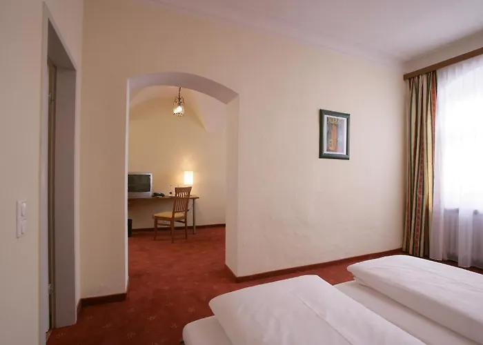 Altstadt-hotel Zieglerbraeu 3*
